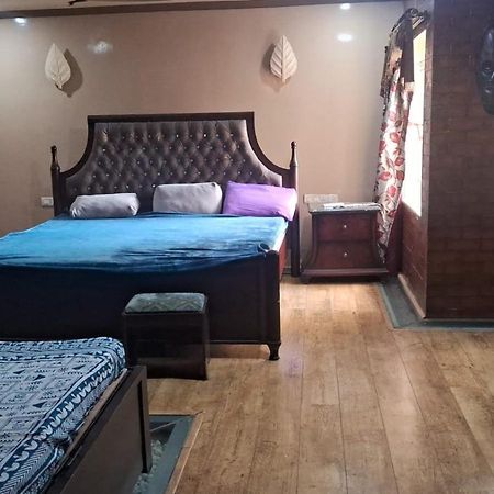 Tvh Park Rozalia Hostel Τσενάι Εξωτερικό φωτογραφία
